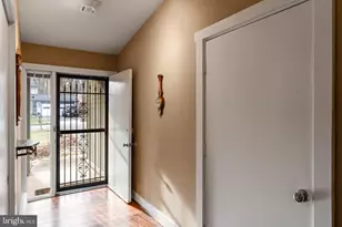 1543 Youngs Point Pl, Herndon, VA 20170 - Photo 2