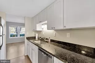 12127 Purple Sage Ct, Reston, VA 20194 - Photo 10