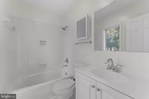 901 Walker Rd, Great Falls, VA 22066 - Photo 32