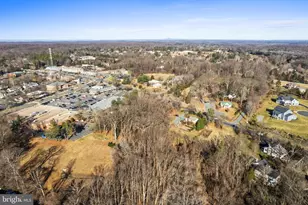 9813 Georgetown Pike, Great Falls, VA 22066 - Photo 10