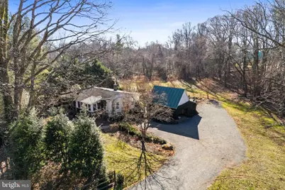 9813 Georgetown Pike, Great Falls, VA 22066 - Photo 1