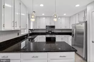 14348 Winding Woods Ct, Centreville, VA 20120 - Photo 4