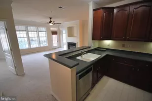12170 Abington Hall Pl, Reston, VA 20190 - Photo 4