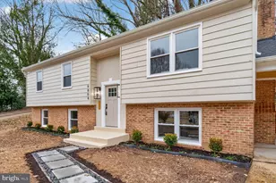 6804 Lamp Post Ln, Alexandria, VA 22306 - Photo 2