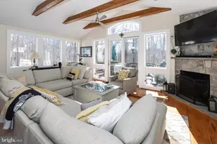 9813 Fosbak Dr, Vienna, VA 22182 - Photo 22