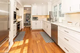 9813 Fosbak Dr, Vienna, VA 22182 - Photo 12