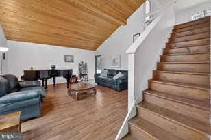 11704 Foxvale Ct, Oakton, VA 22124 - Photo 4