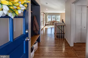 8513 Braeburn Dr, Annandale, VA 22003 - Photo 2