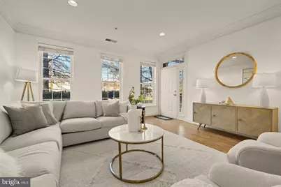 8093 Gatehouse Road #2, Falls Church, VA 22042 - Photo 4