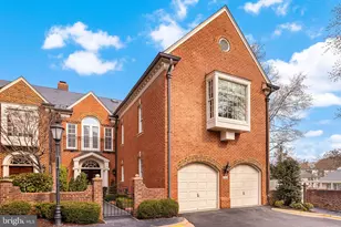 1215 Stuart Robeson Dr, McLean, VA 22101 - Photo 2