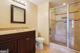 12179 Queens Brigade Dr, Fairfax, VA 22030 - Photo 30