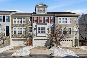 2118 Capstone Cir, Herndon, VA 20170 - Photo 2