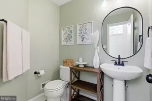 2118 Capstone Cir, Herndon, VA 20170 - Photo 6