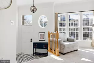 2118 Capstone Cir, Herndon, VA 20170 - Photo 4