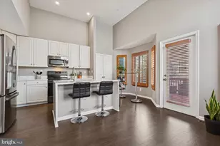 2558 James Monroe Cir, Herndon, VA 20171 - Photo 8