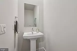 1761 Old Meadow Rd, McLean, VA 22102 - Photo 28