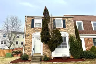 3039 Talking Rock Dr, Fairfax, VA 22031 - Photo 1