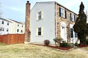 3039 Talking Rock Dr, Fairfax, VA 22031 - Photo 2