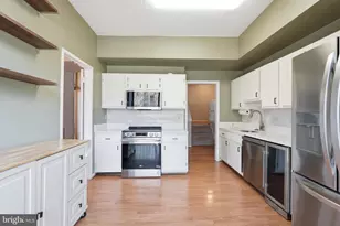 11566 Rolling Green Ct, Reston, VA 20191 - Photo 8