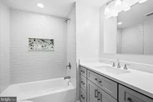 8300 White Star Ct, Springfield, VA 22153 - Photo 18