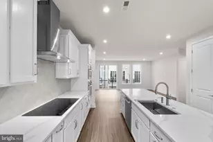 13904 Aviation Pl, Herndon, VA 20171 - Photo 12
