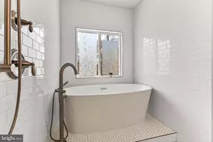 3847 Rainier Dr, Fairfax, VA 22033 - Photo 6