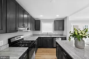 7605 Pollen St, Lorton, VA 22079 - Photo 2