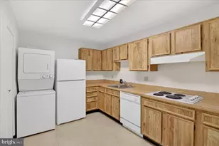 8380 Greensboro Dr, McLean, VA 22102 - Photo 6