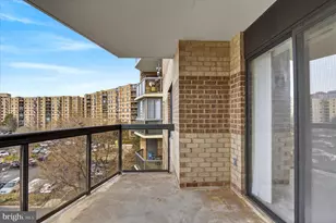 8380 Greensboro Dr, McLean, VA 22102 - Photo 10