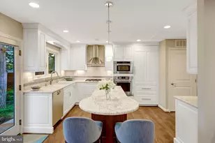 2806 Oakton Manor Ct, Oakton, VA 22124 - Photo 20