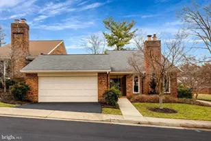 2806 Oakton Manor Ct, Oakton, VA 22124 - Photo 2