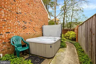 2806 Oakton Manor Ct, Oakton, VA 22124 - Photo 48