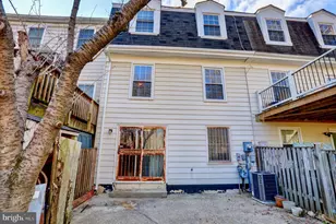 9473 Cloverdale Ct, Burke, VA 22015 - Photo 4