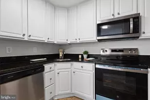 3245 Rio Dr, Falls Church, VA 22041 - Photo 14
