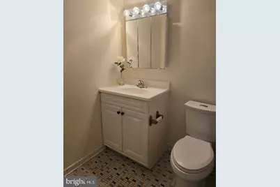 214 Locust Street SE #121, Vienna, VA 22180 - Photo 16