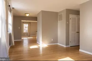 1816 Pimmit Dr, Falls Church, VA 22043 - Photo 4