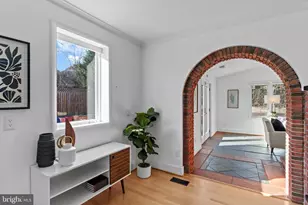 2628 Woodley Pl, Falls Church, VA 22046 - Photo 18