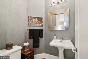 7212 Farm Meadow Ct, McLean, VA 22101 - Photo 18