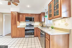 2201 Rollins Dr, Alexandria, VA 22307 - Photo 16