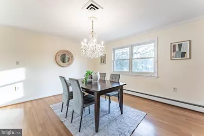 2201 Rollins Drive, Alexandria, VA 22307 - Photo 8
