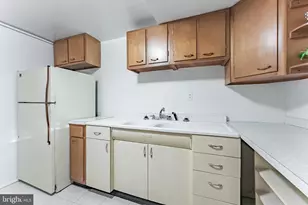 2201 Rollins Dr, Alexandria, VA 22307 - Photo 46