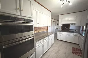 9608 Burke View Ave, Burke, VA 22015 - Photo 18