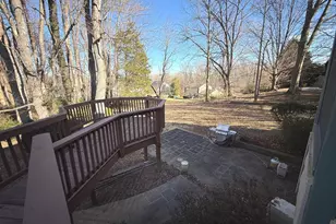 9608 Burke View Ave, Burke, VA 22015 - Photo 6