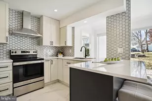 13134 Madonna Ln, Fairfax, VA 22033 - Photo 10