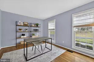 15067 Brown Post Ln, Centreville, VA 20121 - Photo 38