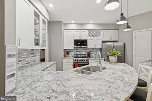 11411 Hollow Timber Ct, Reston, VA 20194 - Photo 16
