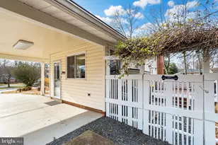 10016 Raeburn Ct, Fairfax, VA 22032 - Photo 58