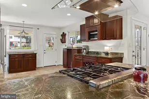 10016 Raeburn Ct, Fairfax, VA 22032 - Photo 20