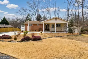 10016 Raeburn Ct, Fairfax, VA 22032 - Photo 2