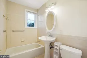 6924 Kenfig Dr, Falls Church, VA 22042 - Photo 16